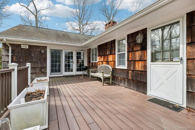 9 Cliff Road, Port Jefferson, NY 11777