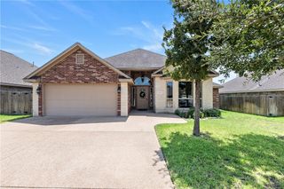 1208 Robinsville Court, College Station, TX 77845