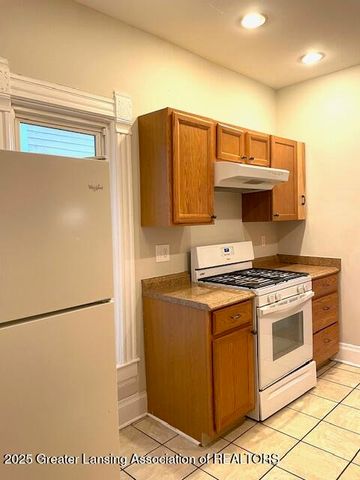 425 N Sycamore Street, Lansing, MI 48933