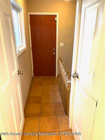 425 N Sycamore Street, Lansing, MI 48933