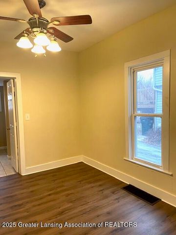 425 N Sycamore Street, Lansing, MI 48933