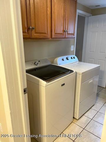 425 N Sycamore Street, Lansing, MI 48933