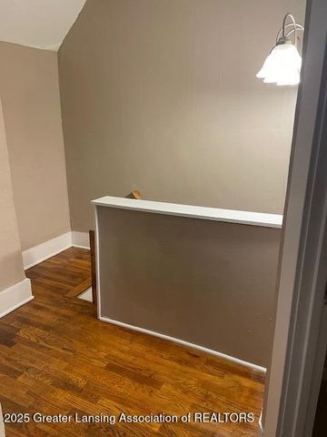 425 N Sycamore Street, Lansing, MI 48933