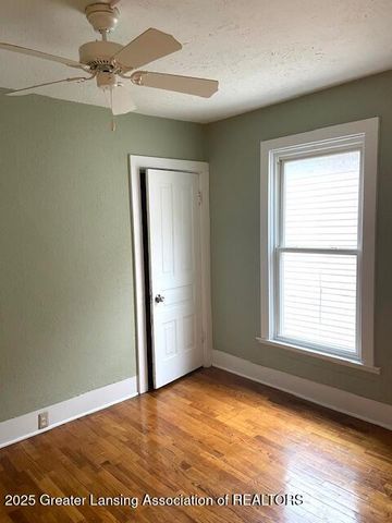 425 N Sycamore Street, Lansing, MI 48933