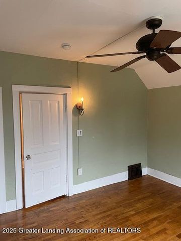 425 N Sycamore Street, Lansing, MI 48933