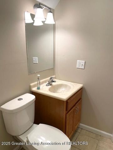 425 N Sycamore Street, Lansing, MI 48933