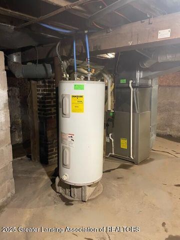 425 N Sycamore Street, Lansing, MI 48933