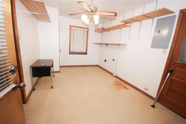 6733 Pecanwood Street, Hitchcock, TX 77563