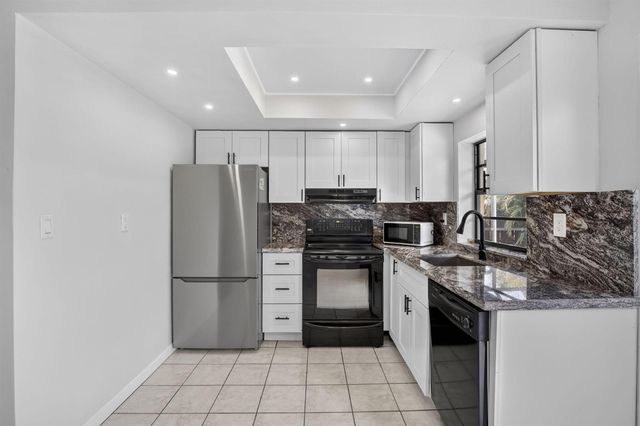 8968 SW 52nd Place, Cooper City, FL 33328