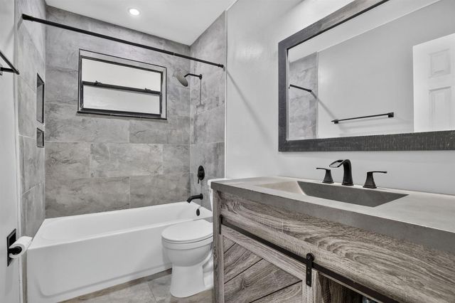 8968 SW 52nd Place, Cooper City, FL 33328