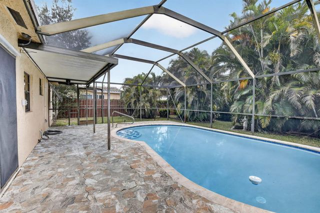 8968 SW 52nd Place, Cooper City, FL 33328