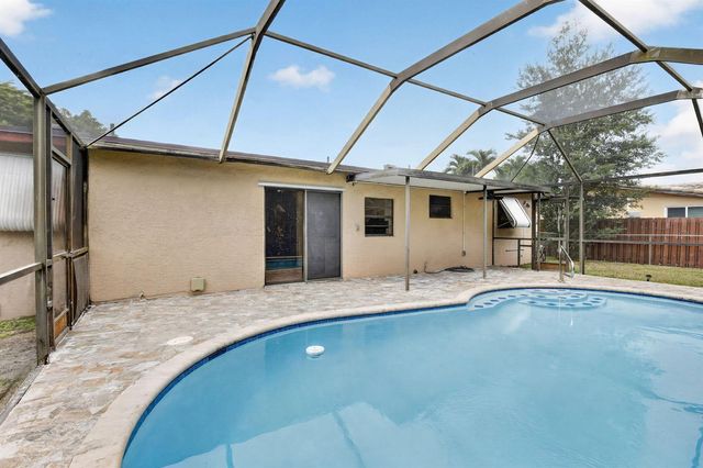8968 SW 52nd Place, Cooper City, FL 33328