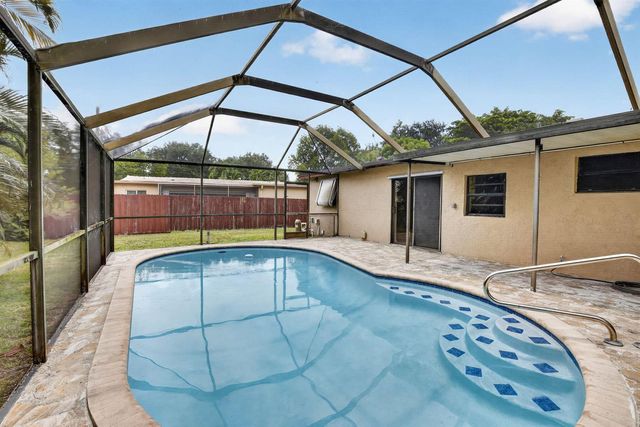8968 SW 52nd Place, Cooper City, FL 33328