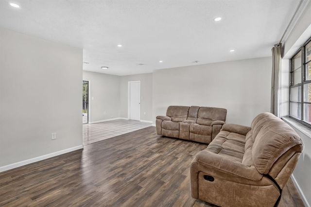 8968 SW 52nd Place, Cooper City, FL 33328