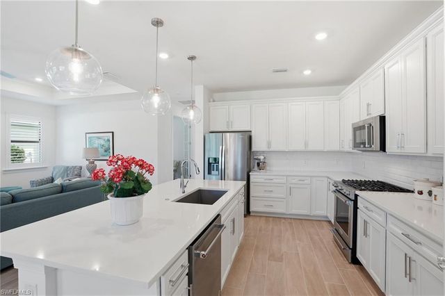 1857 Amador CT, Naples, FL 34120