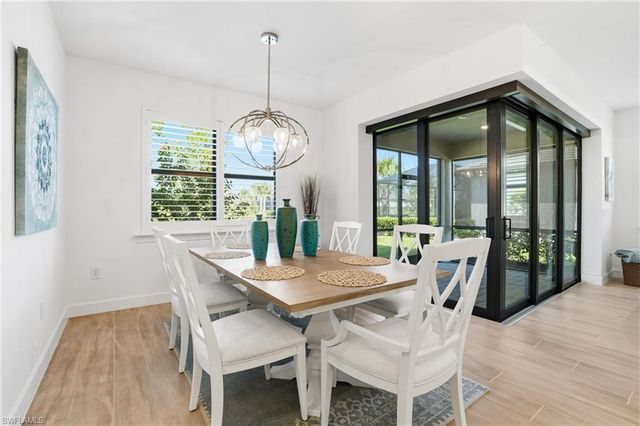 1857 Amador CT, Naples, FL 34120