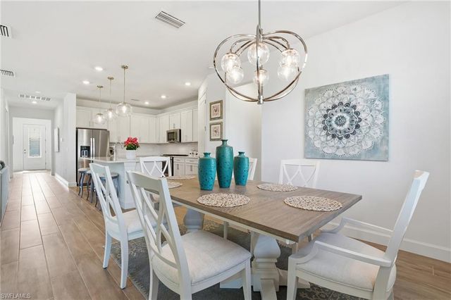 1857 Amador CT, Naples, FL 34120