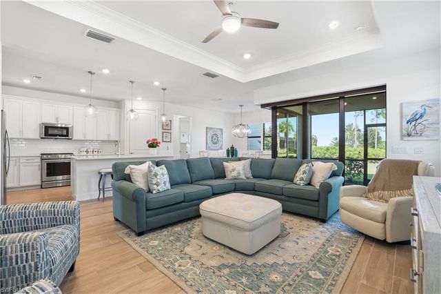 1857 Amador CT, Naples, FL 34120