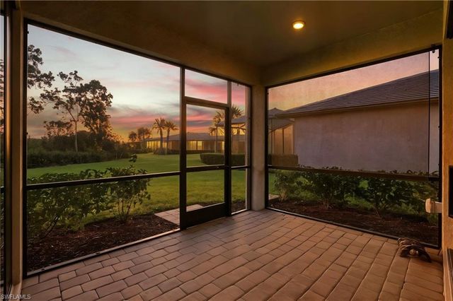 1857 Amador CT, Naples, FL 34120