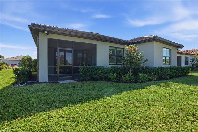 1857 Amador CT, Naples, FL 34120