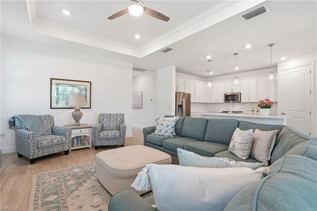 1857 Amador CT, Naples, FL 34120