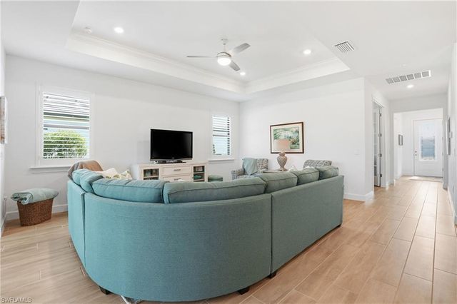 1857 Amador CT, Naples, FL 34120