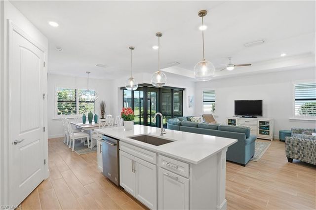 1857 Amador CT, Naples, FL 34120