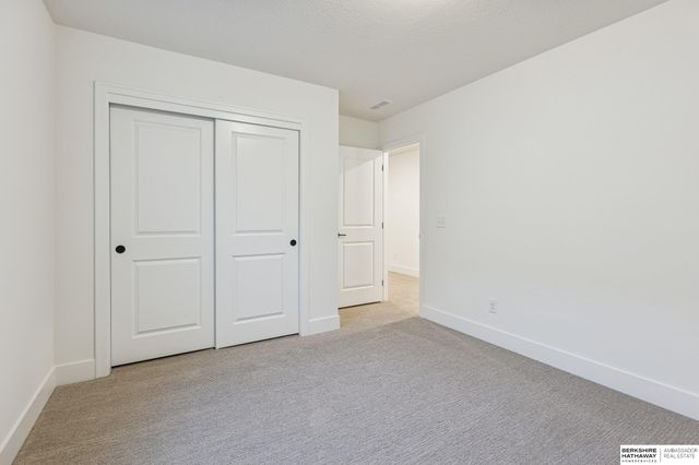 21428 Z Street, Elkhorn, NE 68022