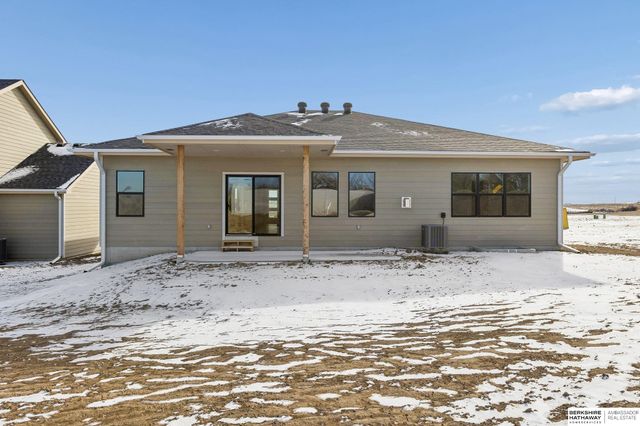 21428 Z Street, Elkhorn, NE 68022