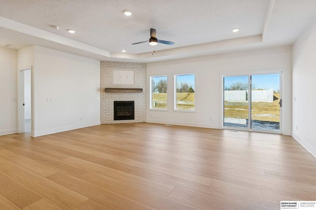 21428 Z Street, Elkhorn, NE 68022