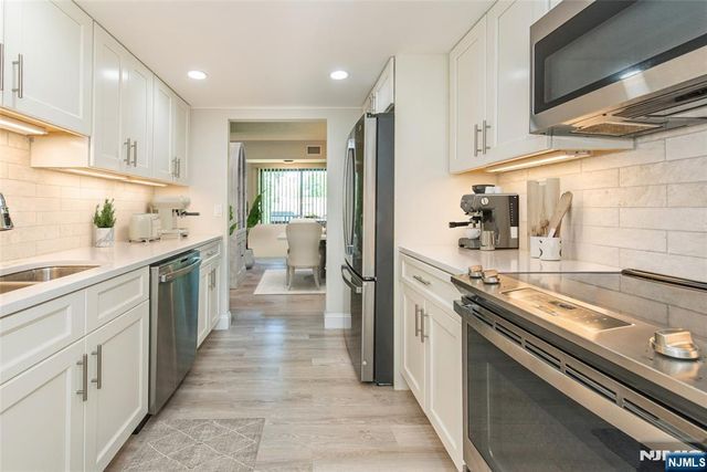 521 Piermont Avenue 315A, River Vale, NJ 07675