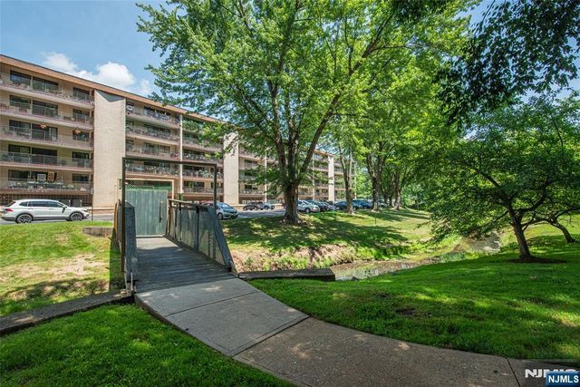 521 Piermont Avenue 315A, River Vale, NJ 07675
