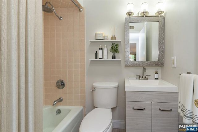 521 Piermont Avenue 315A, River Vale, NJ 07675