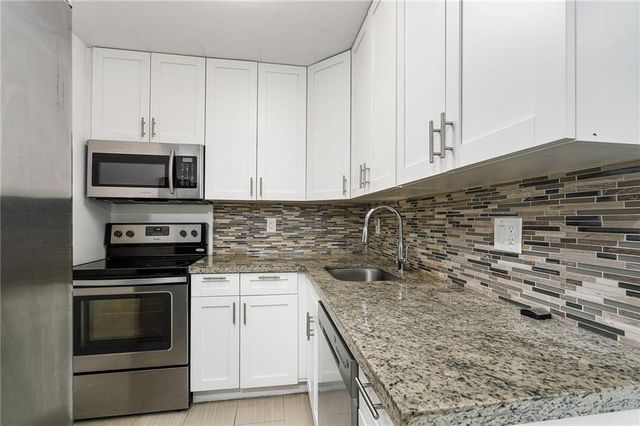 883 NE 33rd Street, Oakland Park, FL 33334