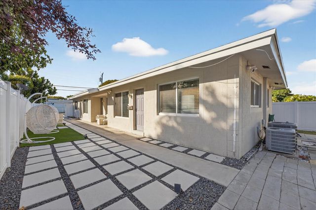 883 NE 33rd Street, Oakland Park, FL 33334