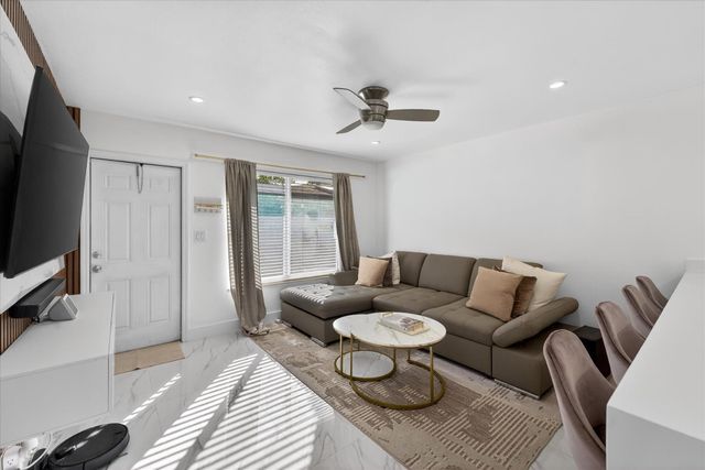 883 NE 33rd Street, Oakland Park, FL 33334