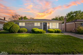 21541 Raymond Street, St Clair Shores, MI 48082