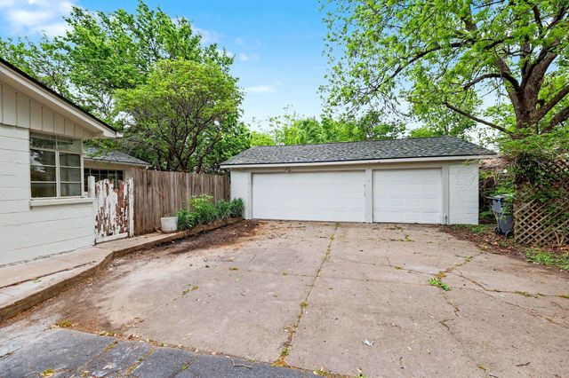 1830 S Chautauqua, Wichita, KS 67211
