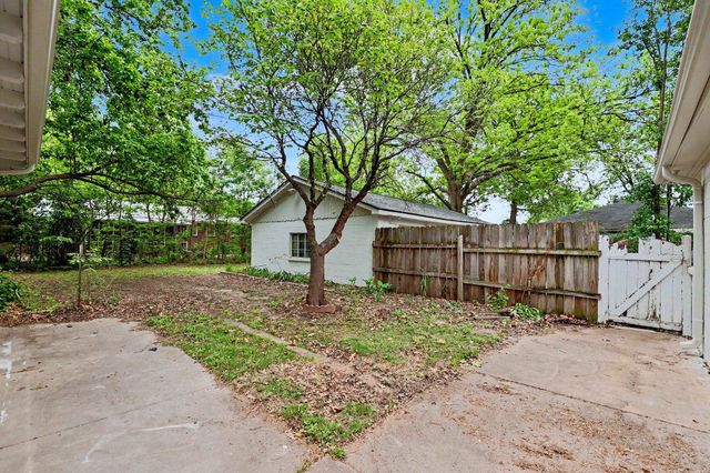 1830 S Chautauqua, Wichita, KS 67211