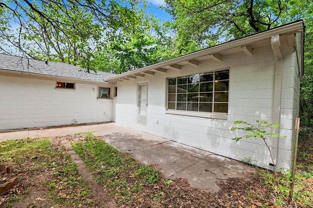 1830 S Chautauqua, Wichita, KS 67211