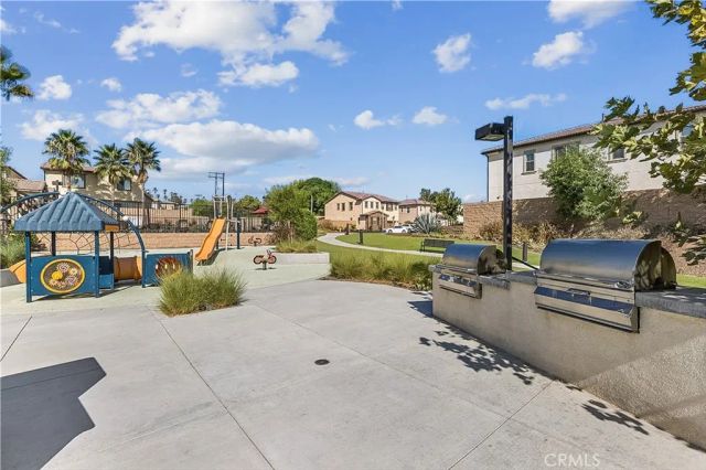 2887 Villa Catalonia Court, Corona, CA 92881