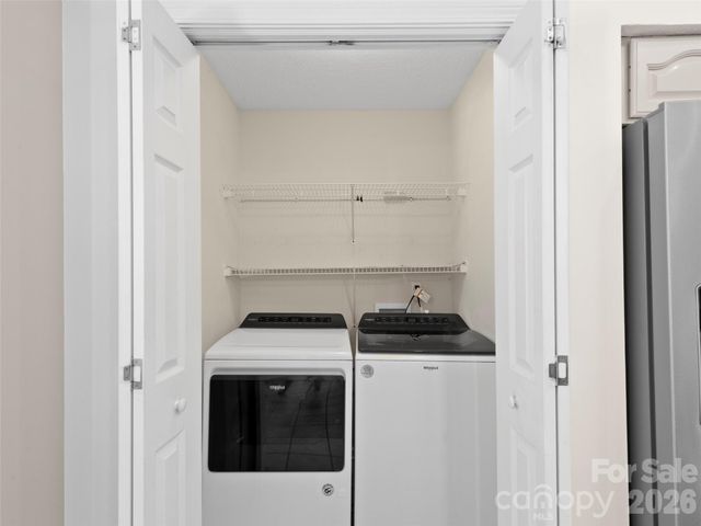 21 Old Applewood Lane, Hendersonville, NC 28739