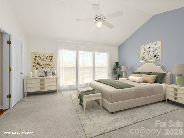 21 Old Applewood Lane, Hendersonville, NC 28739