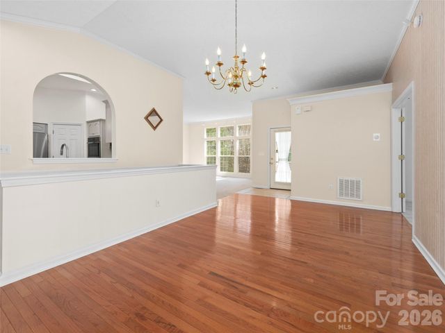 21 Old Applewood Lane, Hendersonville, NC 28739