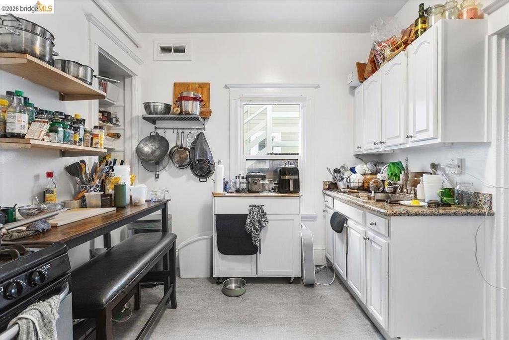 Image 11 of property listing at 3110 California St, Berkeley, CA 94703