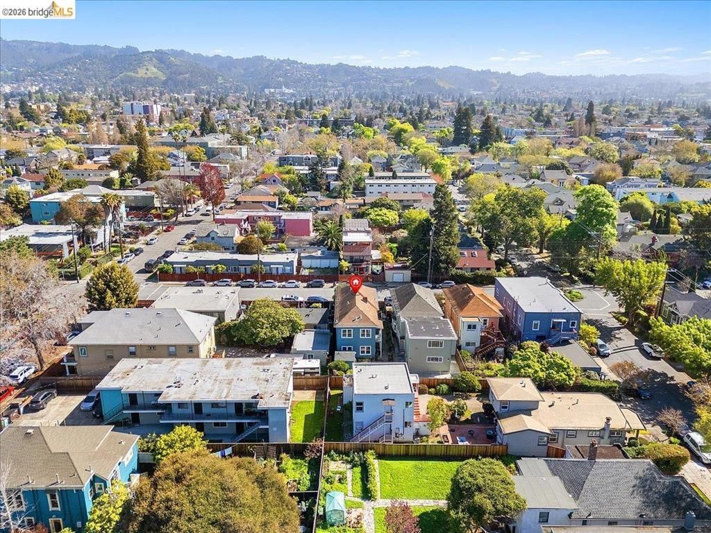 Image 29 of property listing at 3110 California St, Berkeley, CA 94703