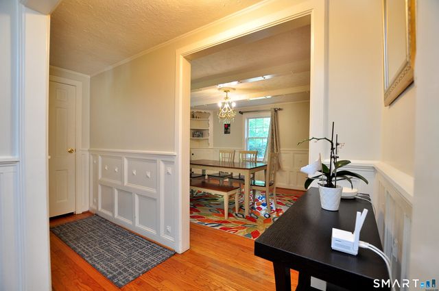 6 Raymond Road, Avon, CT 06001