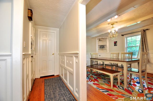 6 Raymond Road, Avon, CT 06001