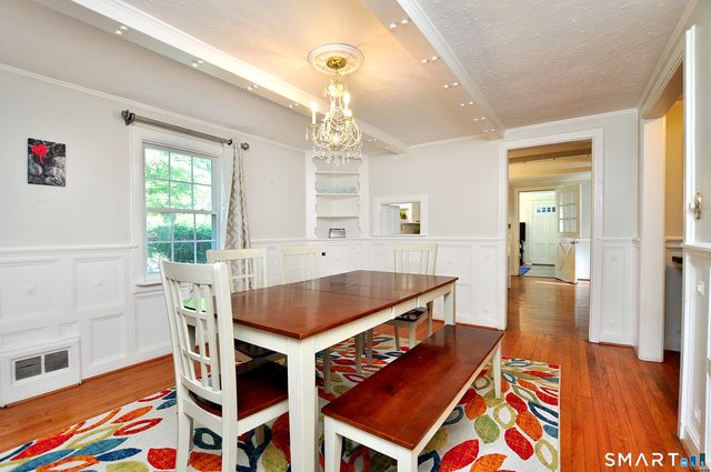 6 Raymond Road, Avon, CT 06001