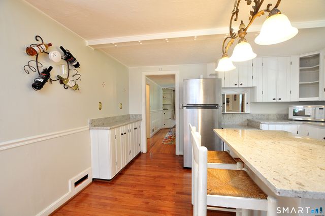 6 Raymond Road, Avon, CT 06001